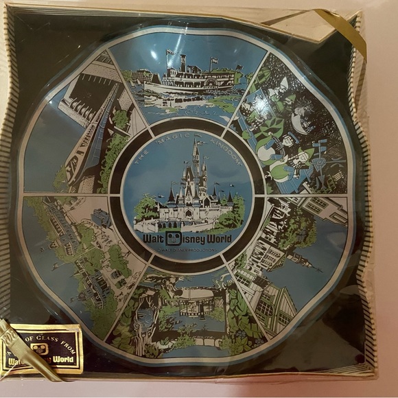 Vintage 1970’s Walt Disney World Magic Kingdom Candy Dish - Picture 1 of 4